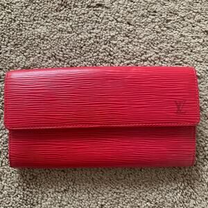 LV1031 Louis Vuitton women's long red Epi leather wallet